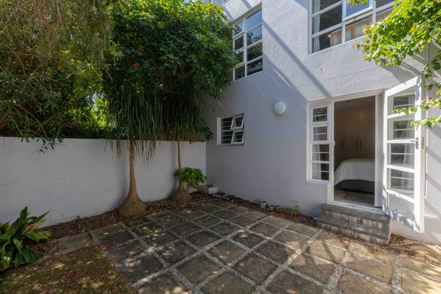 To Let 2 Bedroom Property for Rent in Sea Point Western Cape
